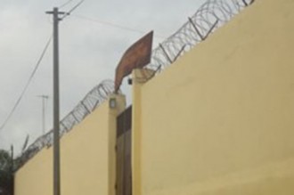 Côte dÂ’Ivoire : La défaillance de la toiture expliquerait lÂ’évasion des prisonniers à  Agboville 	